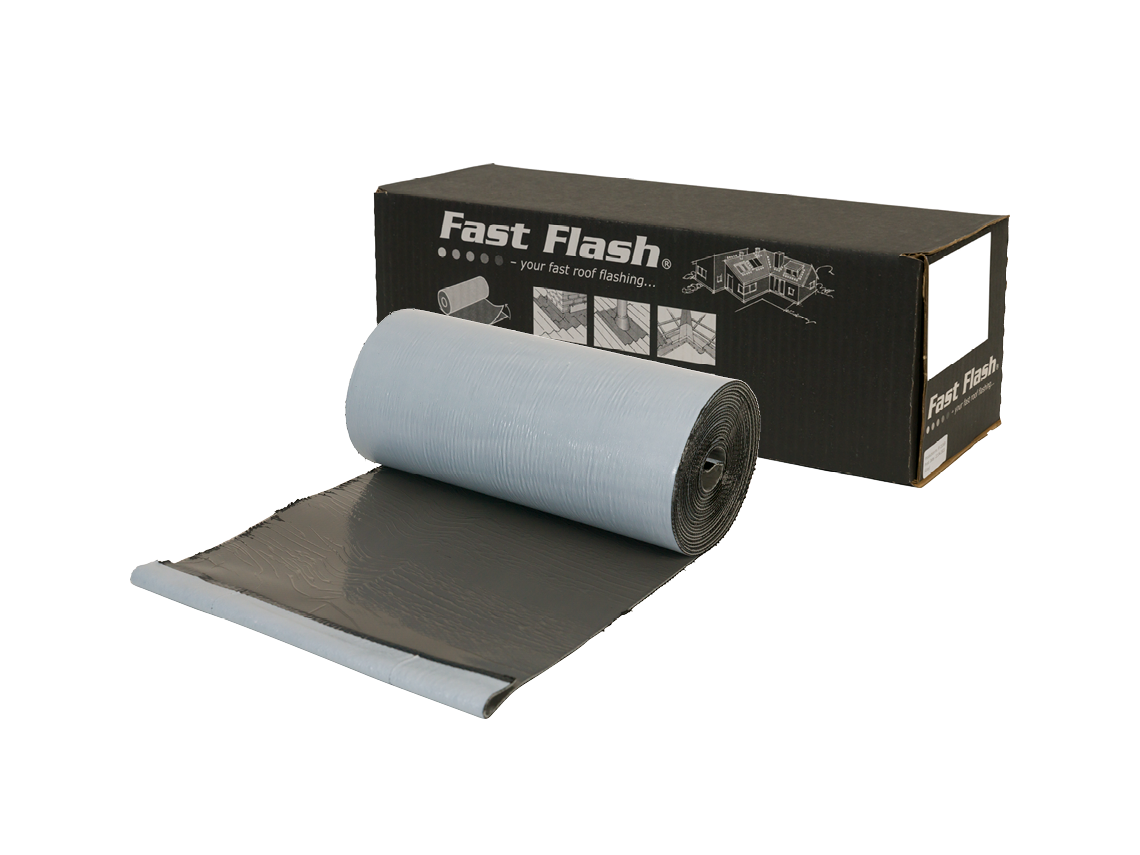 Fast Flash is een milieuvriendelijk en zeer flexibel afdichtingsmateriaal. Met de zelfklevende achterzijdige is het product eenvoudig te verwerken. Fast Flash is geschikt voor het gehele dak waar een snelle, waterdichte oplossing vereist is. Denk hierbij aan de gevel, rondom dakkapellen, de waterkering van schoorstenen of de dorpel.